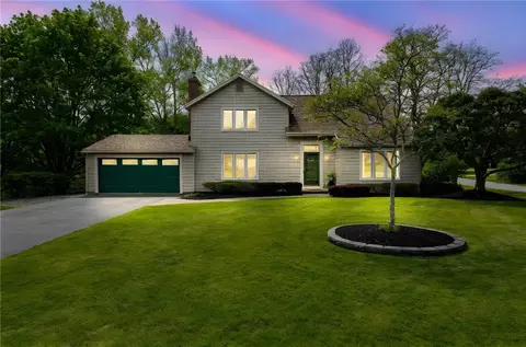 112 Grandview Dr, Perinton, NY 14450