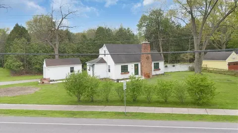 323 Embury Rd, Rochester, NY 14625