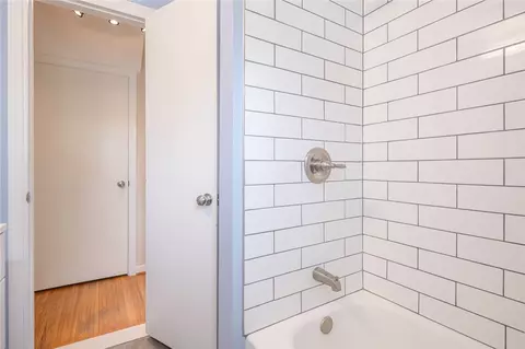 Bath - 788 Dewitt Rd, Webster, NY 14580 photo 2 of 2