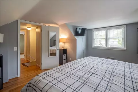 Bedroom - 788 Dewitt Rd, Webster, NY 14580 photo 8 of 10
