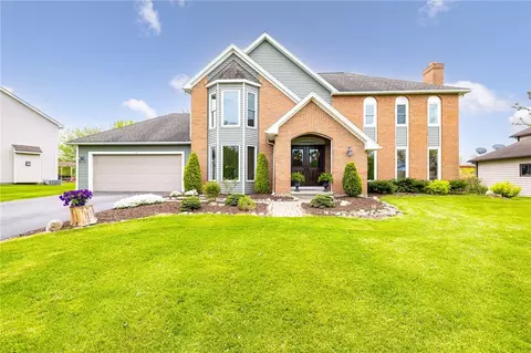 15 Saint Andrews Blvd, Perinton, NY 14450