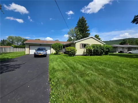 5 Suburban Dr, Elmira, NY 14903