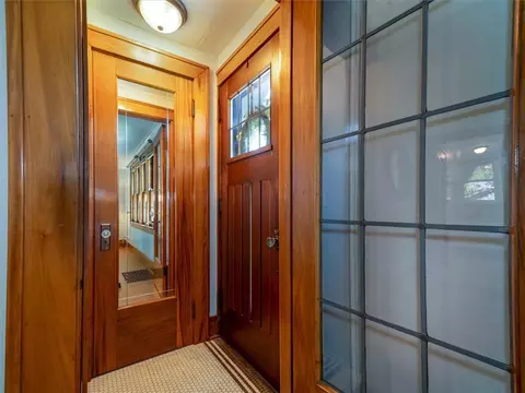 Entry Way - 586 List Ave, Irondequoit, NY 14617 photo 1 of 7