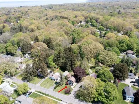 View/Area - 586 List Ave, Irondequoit, NY 14617 photo 2 of 5
