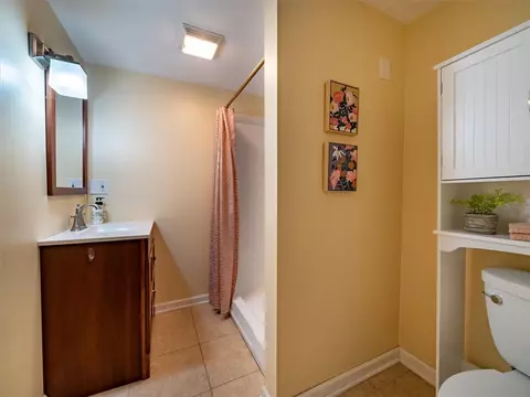 Bath - 586 List Ave, Irondequoit, NY 14617 photo 3 of 3