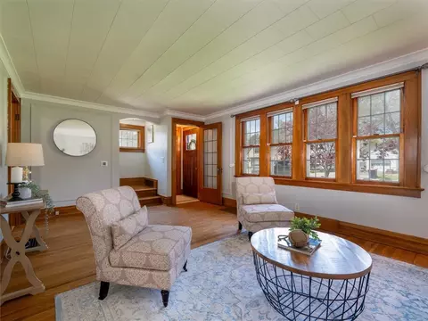 Entry Way - 586 List Ave, Irondequoit, NY 14617 photo 2 of 7