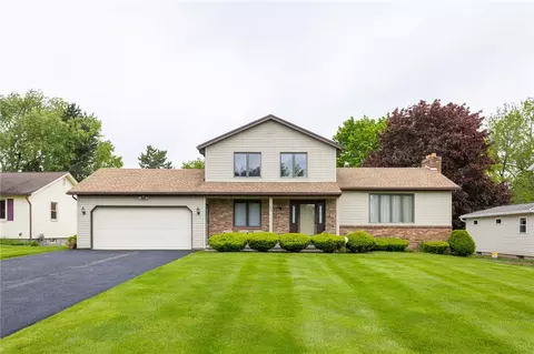 234 Applegrove Dr, Greece, NY 14612