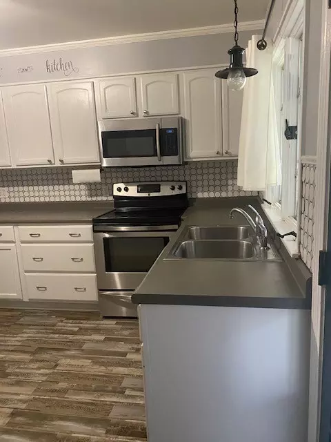 Kitchen - 22 Viewcrest Dr, Irondequoit, NY 14609 photo 4 of 4