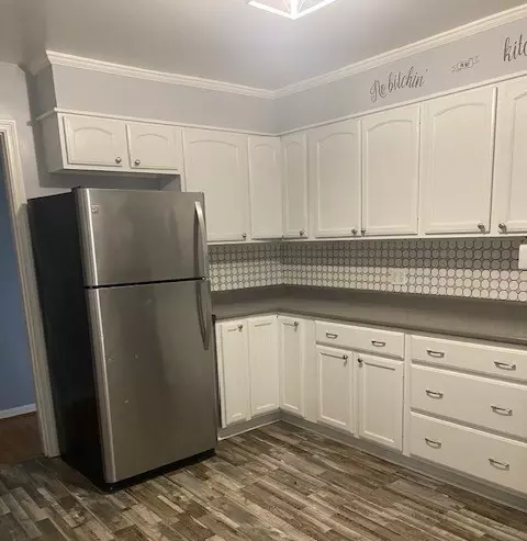 Kitchen - 22 Viewcrest Dr, Irondequoit, NY 14609 photo 2 of 4