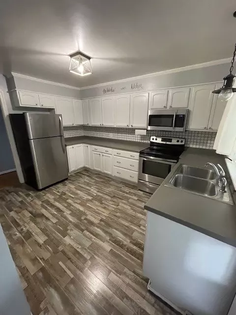 Kitchen - 22 Viewcrest Dr, Irondequoit, NY 14609 photo 1 of 4