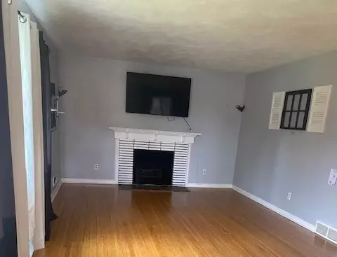 Living - 22 Viewcrest Dr, Irondequoit, NY 14609 photo 2 of 3
