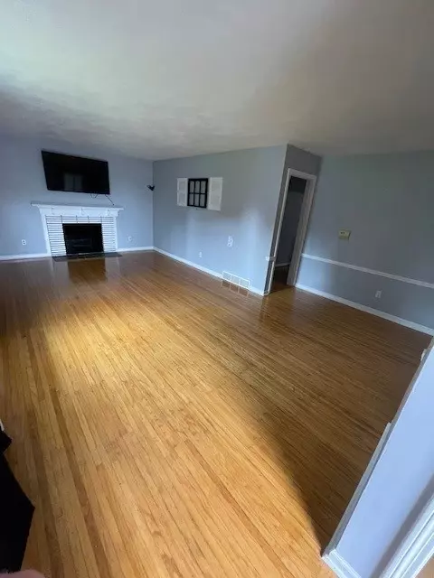 Living - 22 Viewcrest Dr, Irondequoit, NY 14609 photo 1 of 3