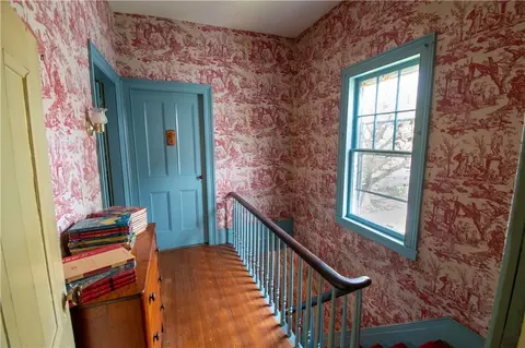 Entry Way - 66 Broad St, Lyons, NY 14489 photo 4 of 6