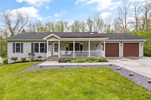 3760 N Creek Rd, Palmyra, NY 14522
