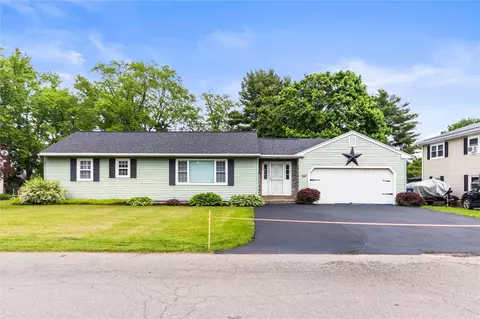 1330 Summit Dr, Arcadia, NY 14513