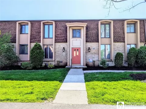 65 Charter Oaks Dr #2, Amherst, NY 14228
