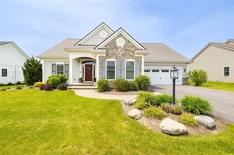 7 Rockdale Mdws, Pittsford, NY 14534