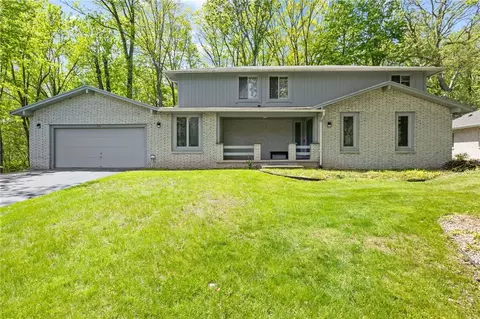 23 Chateau Ln, Greece, NY 14626