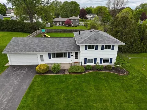 163 Lyncourt Park, Greece, NY 14612