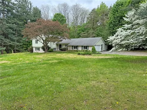 41 Washington Rd, Pittsford, NY 14534