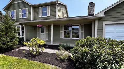 53 Canterbury Trl, Fairport, NY 14450