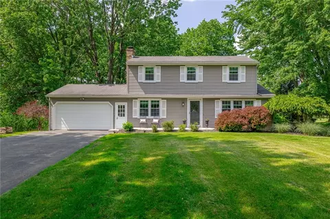 75 Wheatstone Cir, Perinton, NY 14450