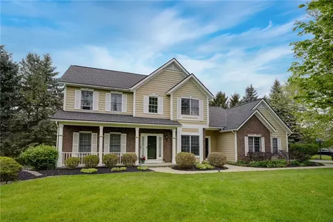 1001 Hickory Holw, Webster, NY 14580