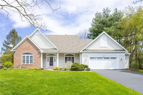 70 White Oak Bnd, Chili, NY 14624