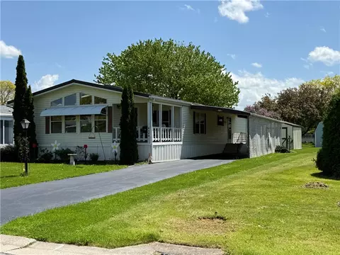 6425 Kims Dr, Victor, NY 14564