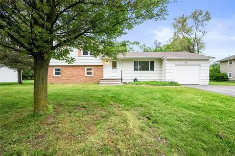 424 Marsdale Ct, Webster, NY 14580