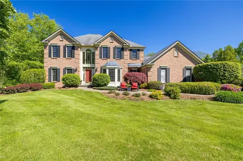 72 Meadow Cove Rd, Pittsford, NY 14534