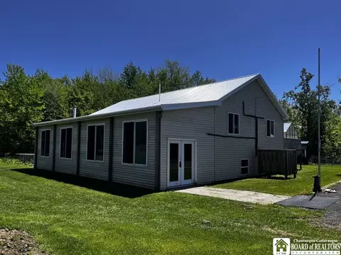 11604 York Rd, Hanover, NY 14136