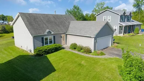 131 Grangerford Hts, West Henrietta, NY 14586
