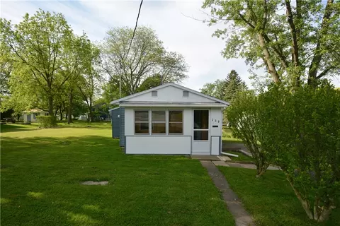 230 W Sherman Ave, Arcadia, NY 14513