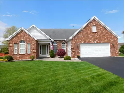 163 Timarron Trl, Greece, NY 14612