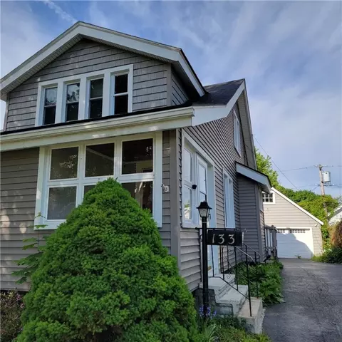 133 California Dr, Greece, NY 14616