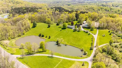 7425 Eelpot Rd, Naples, NY 14512
