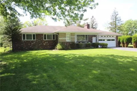 475 County Line Rd, Ontario, NY 14519
