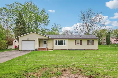 471 Chestnut Ridge Rd, Chili, NY 14624