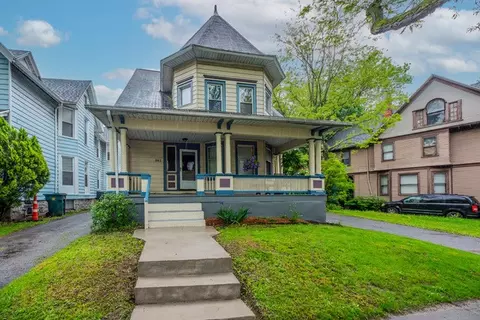 262 Pearl St, Rochester, NY 14607