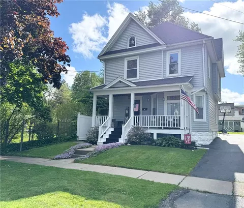 7 Macdougall St, Auburn, NY 13021