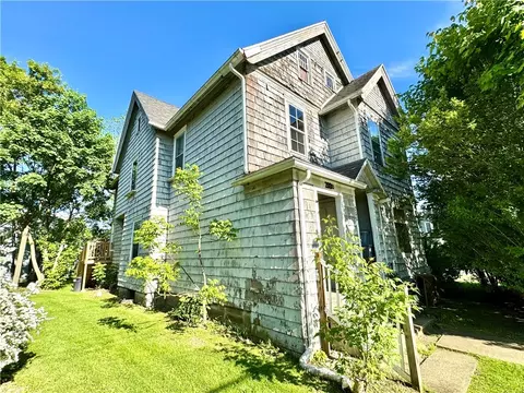 200 Oakwood Ave, Elmira, NY 14903