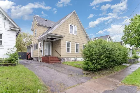 189 5th St, Rochester, NY 14605