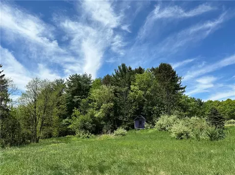 8128 W Hollow Rd, Naples, NY 14512