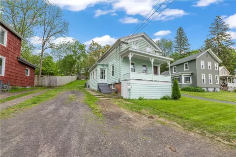 3 Maple St, Lyons, NY 14489