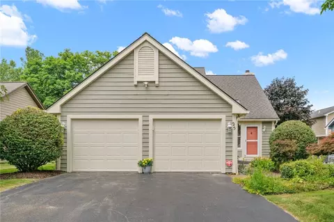25 E Pointe, Perinton, NY 14450