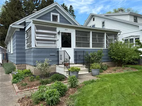 104 Redfern Dr, Rochester, NY 14620