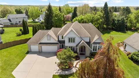 23 Sunberry Dr, Perinton, NY 14526