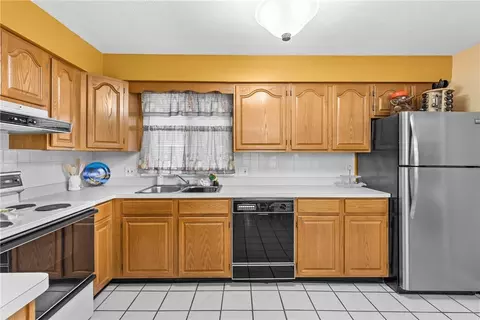 112 Lafayette Rd, Irondequoit, NY 14609 photo 8