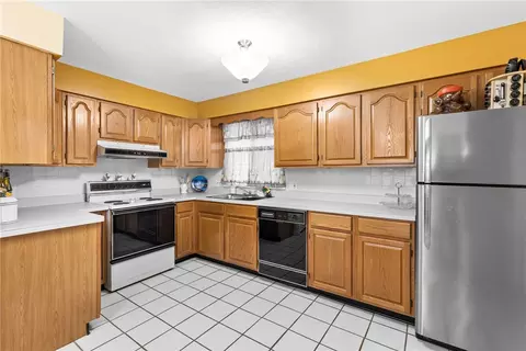 112 Lafayette Rd, Irondequoit, NY 14609 photo 10